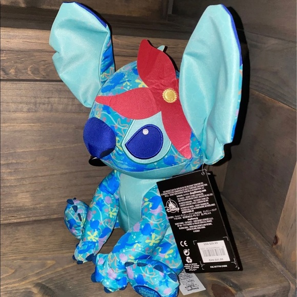 Disney stitch crashes little mermaid LE - Picture 2 of 5